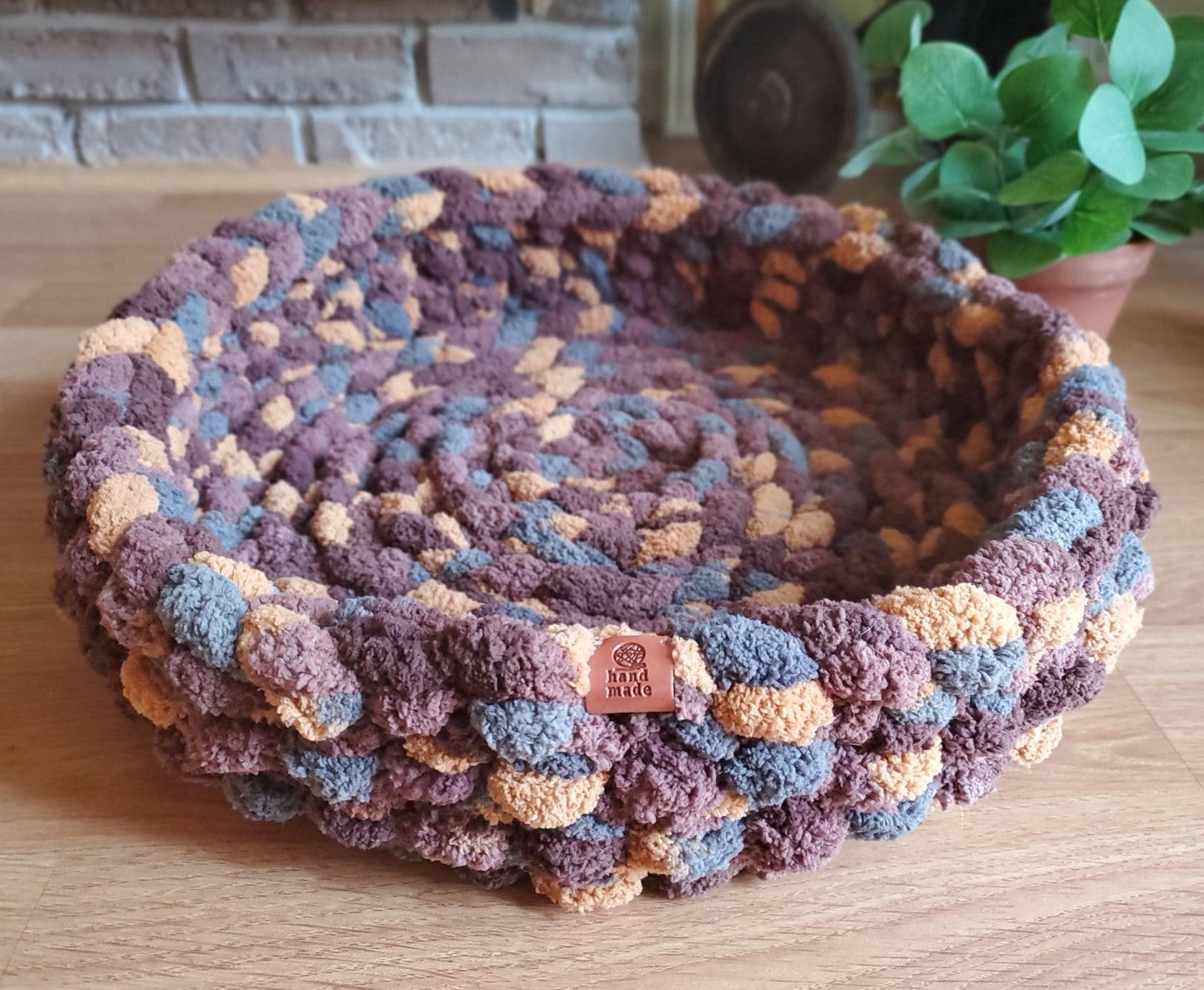 Chenille crochet pet bed. cat bed, dog bed