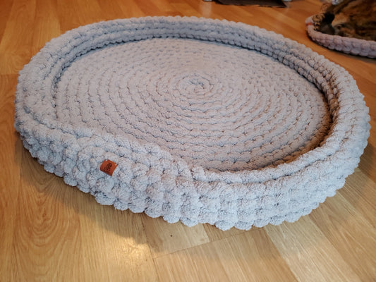 24" Donut Pet Bed with Padded Walls