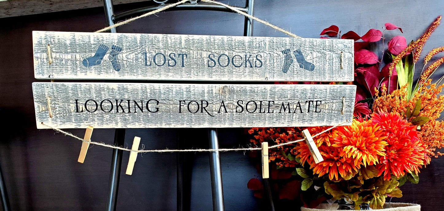 Laundry Room Sign "Lost Socks".